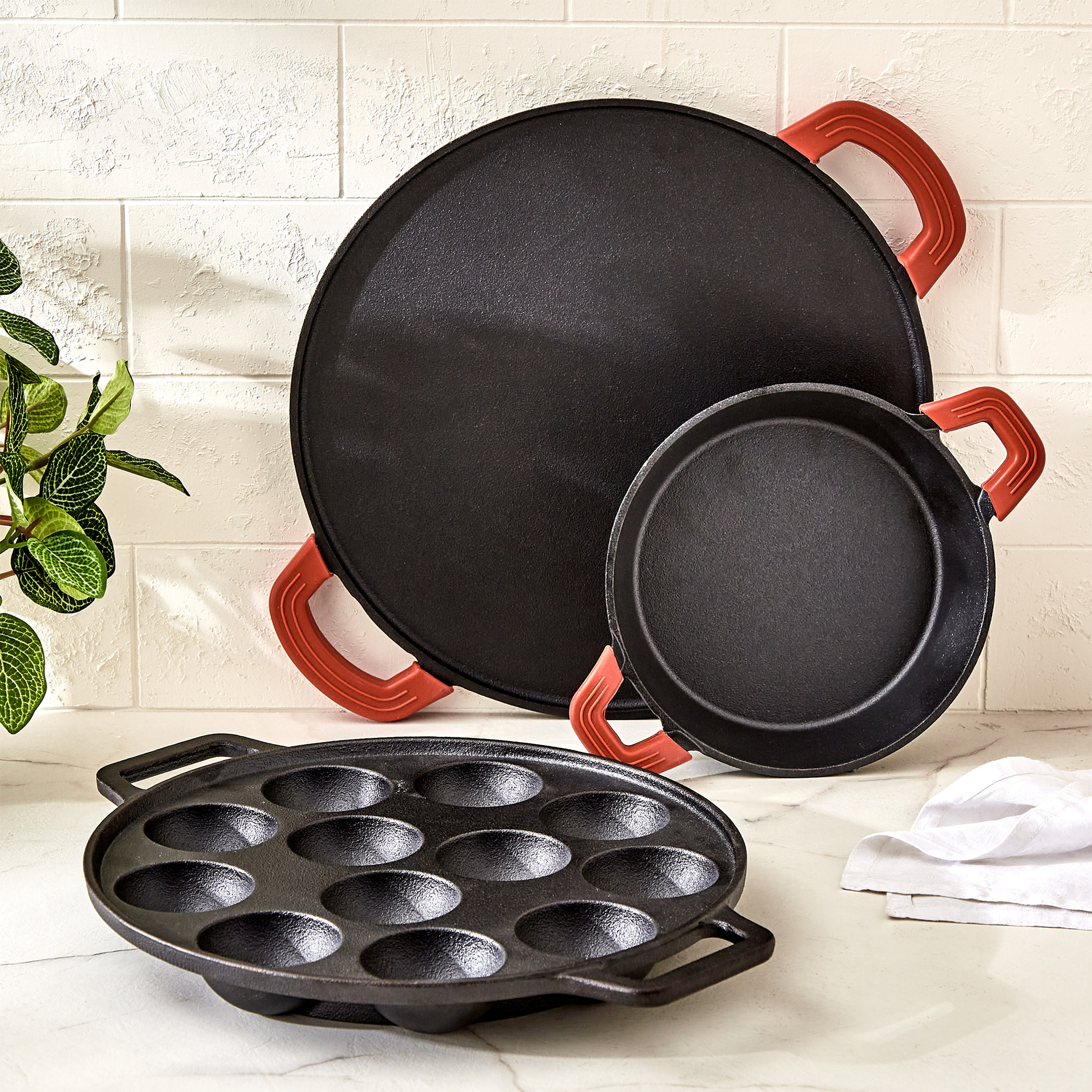 Terra Tales Sally Cast Iron Dosa Tawa - 30cm in Black