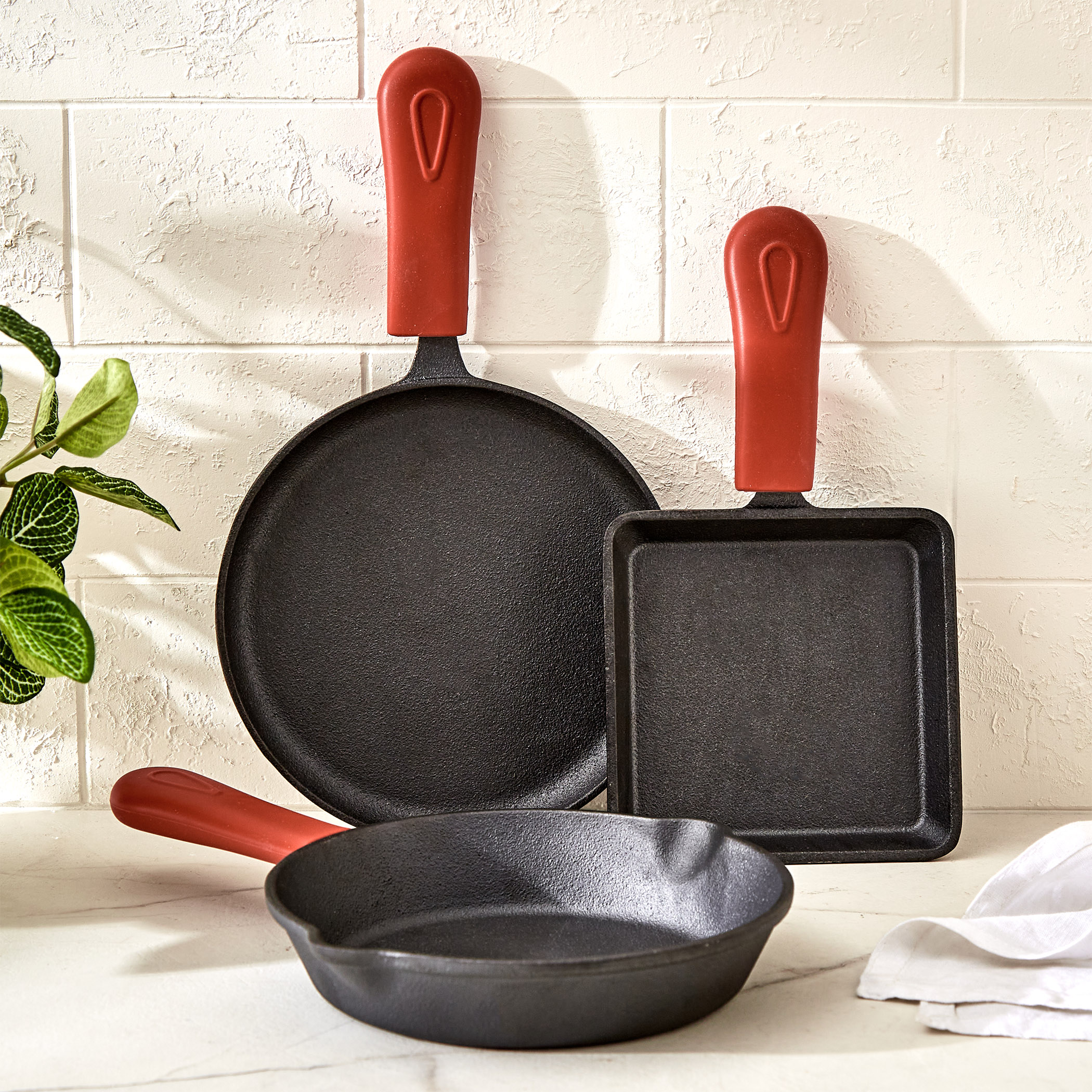 Terra Tales Sally Cast Iron Mini Crepe Pan - 16cm in Black
