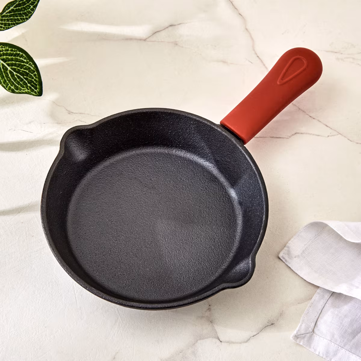 Terra Tales Sally Cast Iron Mini Fry Pan - 17.5cm in Black