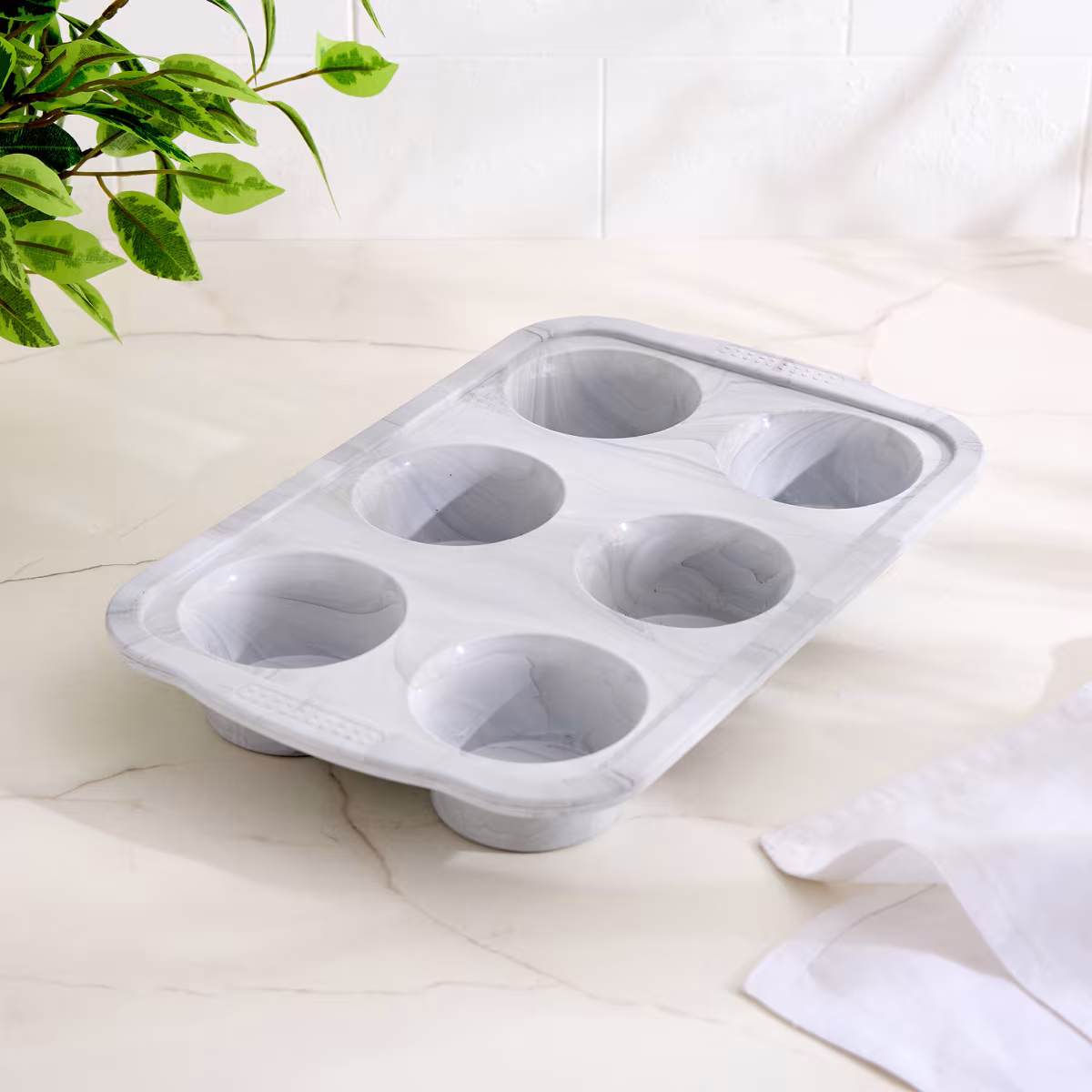 Bakers Pride Floura Silicone 6 Cups Muffin Pan in Grey