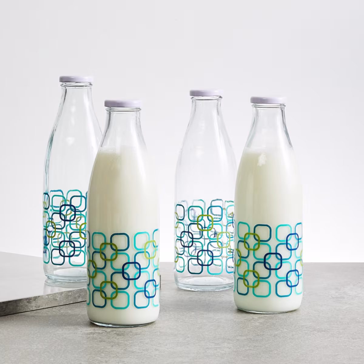 Marley Set of 4 Glass Milk Bottles - 1L in Transparent