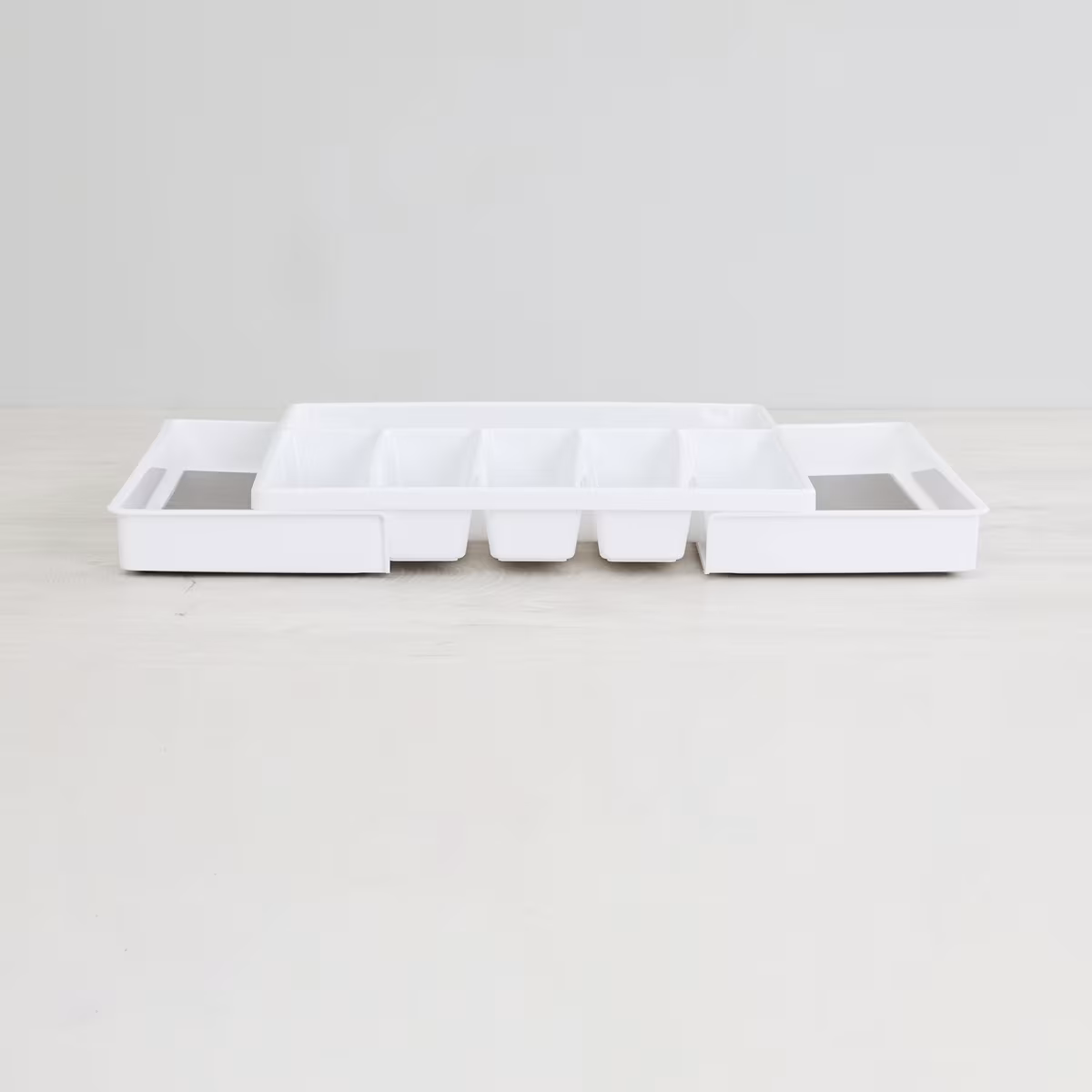 Orion Extendable Cutlery Tray in Multicolour
