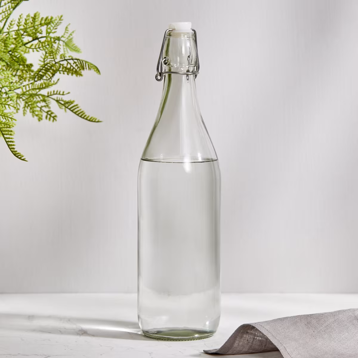 Infinity Ardour Glass Water Bottle with Stopper - 1L in Transparent